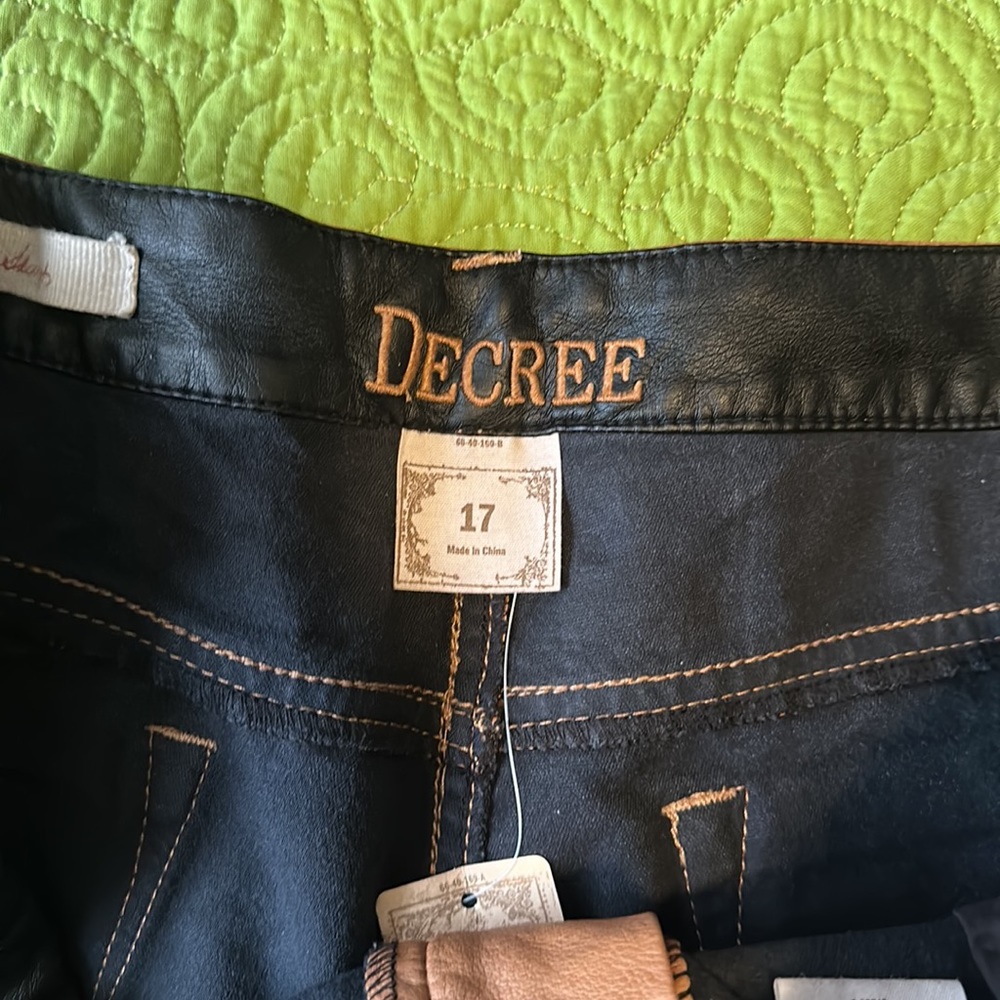 Pants - Picture 4 of 6